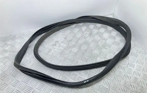Skoda Yeti (5L) Front door rubber seal 5L0867365