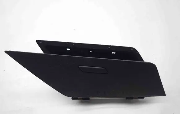 Glove box