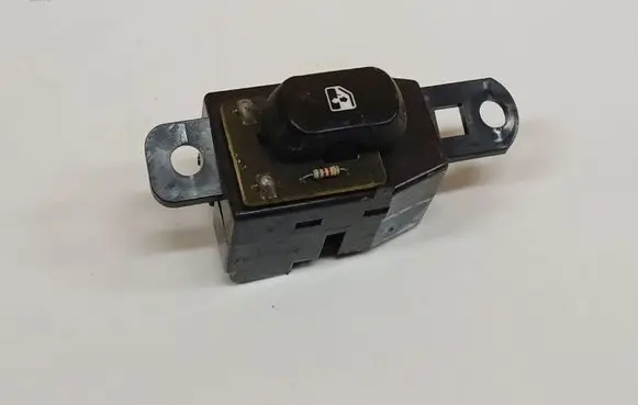 Hyundai Lantra II Electric window control switch 9358029000FRTLH