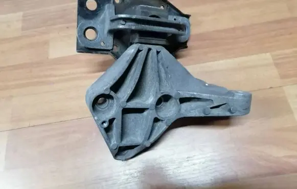 Nissan Qashqai Engine mount bracket 11210JD500 11210