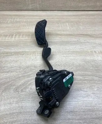 Audi A4 S4 B7 8E 8H Accelerator throttle pedal 8E2721523E 6PV008026