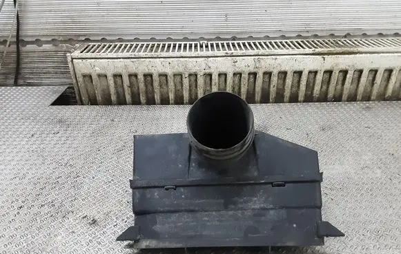 Volkswagen Touran I Air intake duct part 1K0805962