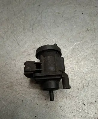 Mercedes-Benz E W211 Turbo solenoid valve A0005450427