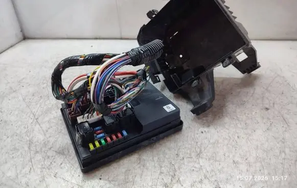 Nissan Navara Fuse box set 284B8EB300