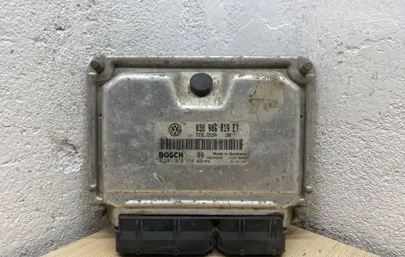 Volkswagen Sharan Engine control unit/module 038906019ET 28SA4848 0281010630