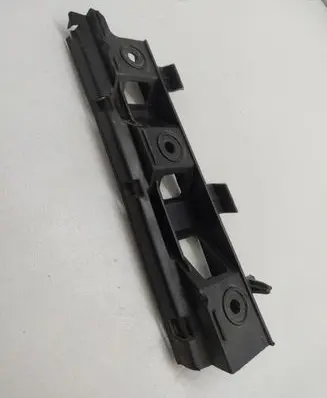 Volkswagen PASSAT B6 Front bumper mounting bracket 3C0807184