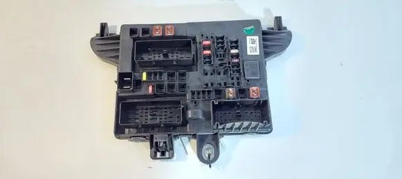 Opel Insignia A Fuse module 13277322