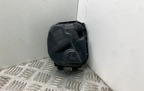 BMW 3 E90 E91 Headlight/headlamp dust cover