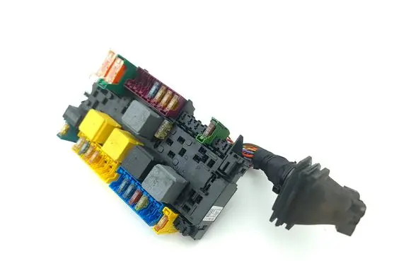 Mercedes-Benz B W246 W242 Fuse module A2469060093