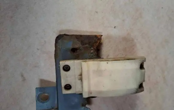 Jaguar XJ X40 Front bumper mounting bracket