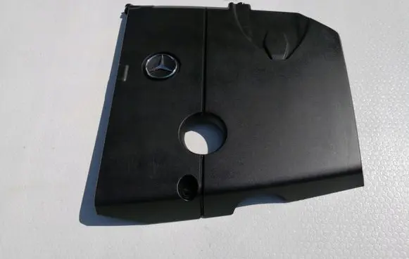 Mercedes-Benz C W204 Engine cover (trim) A6510101667G