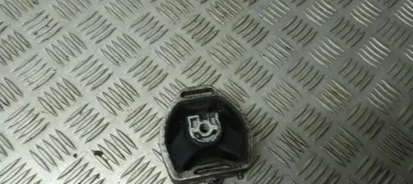 Audi A4 S4 B5 8D Gearbox mount