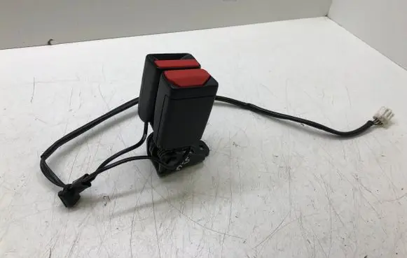 Citroen DS5 Middle seatbelt buckle (rear) 