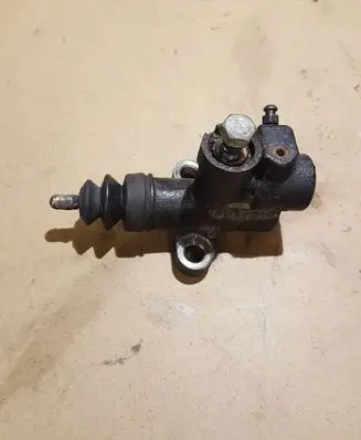 Subaru Forester SJ Clutch slave cylinder 