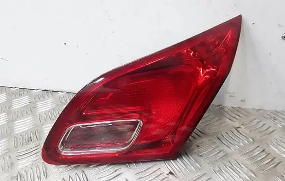Opel Astra J Tailgate rear/tail lights 1090098