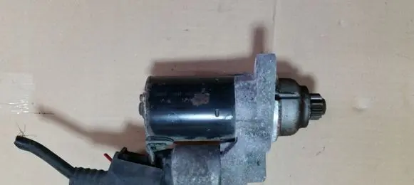 Volkswagen Polo IV 9N3 Starter motor 02T911023