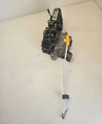 BMW 5 E39 Front door lock 67118352165