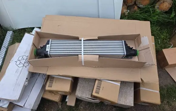Opel Corsa E Intercooler radiator 13440206