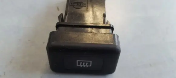 Nissan Almera Windscreen/window heater switch