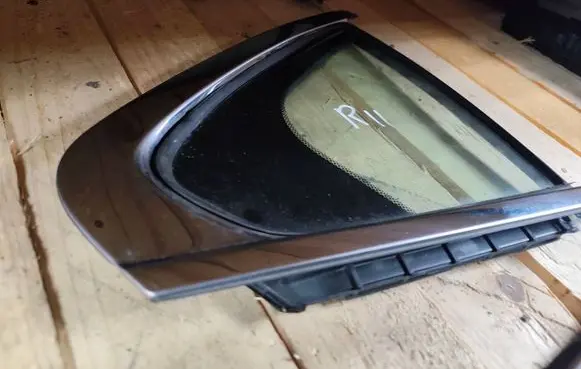 Honda Accord Rear vent window glass 73441TL0