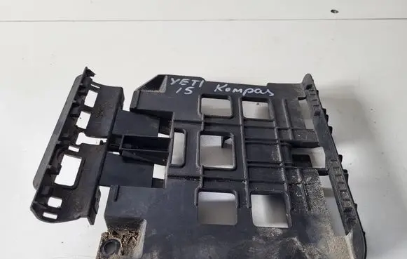 Skoda Yeti (5L) Engine control unit holder 5K0906507