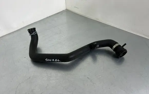 Volkswagen Touareg II Engine coolant pipe/hose 7P6122101K