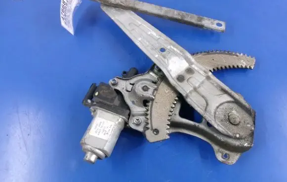 Nissan Tiida C11 Rear door window regulator with motor