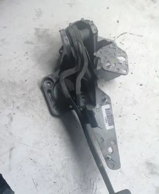 Volvo S80 Accelerator throttle pedal 282213A 31202550
