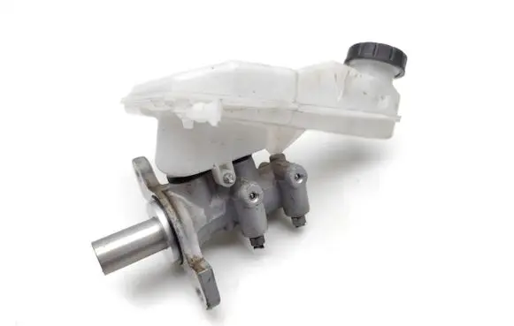 Master brake cylinder