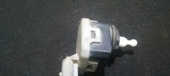 Opel Astra G Headlight level adjustment motor 90590665