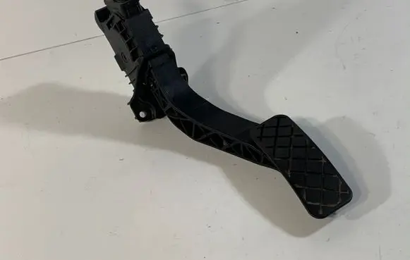 Skoda Octavia Mk3 (5E) Accelerator throttle pedal 5Q2723503D