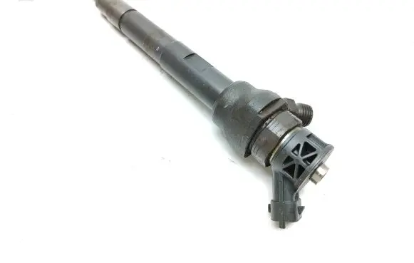 Fuel injector