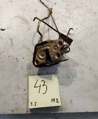 Hyundai Accent Front door lock 8131025010