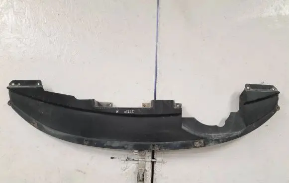 Front bumper skid plate/under tray