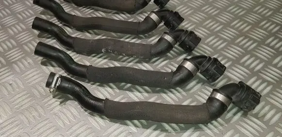 BMW 1 E81 E87 Engine coolant pipe/hose 6928591