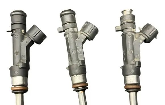 Audi A6 S6 C6 4F Fuel injectors set 06E133551