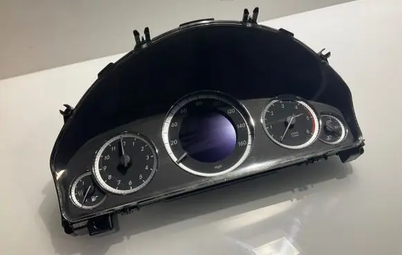 Mercedes-Benz E W212 Speedometer (instrument cluster) A2129001014 2049022903 2129013402
