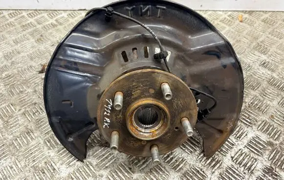 Honda CR-V Front wheel hub 