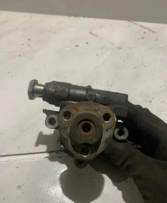 Volkswagen Golf IV Power steering pump 1J0422194A