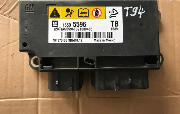 Opel Insignia A Airbag control unit/module 13505596