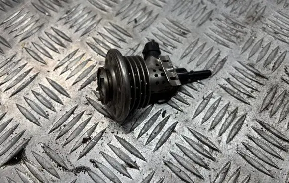 Land Rover Range Rover Velar AdBlue injector FX23189E3AB