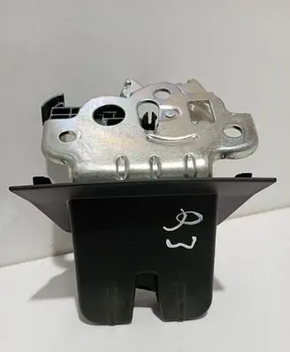 Audi Q3 8U Tailgate/trunk/boot lock/catch/latch 8R0827505