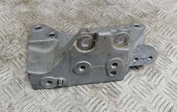 Hyundai Kona I Engine mount bracket 