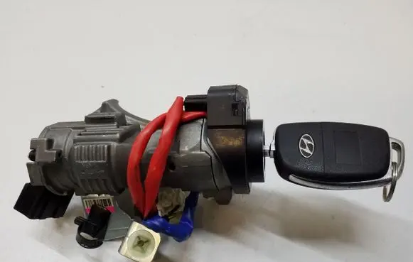 Hyundai i40 Ignition lock 39D