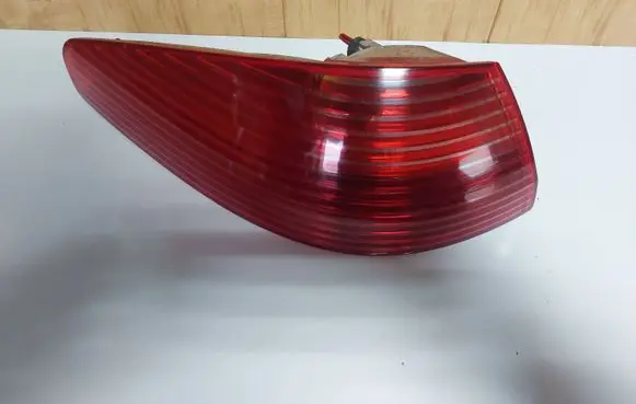 Peugeot 607 Rear/tail lights 2523