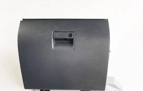Isuzu D-Max Glove box