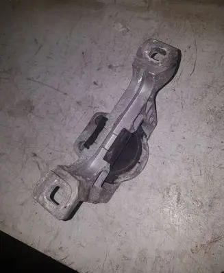 Ford Focus Engine mount bracket 3936386