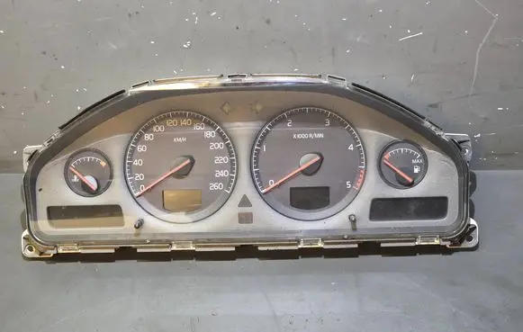 Volvo XC70 Speedometer (instrument cluster) 8637996 9459821 8602474