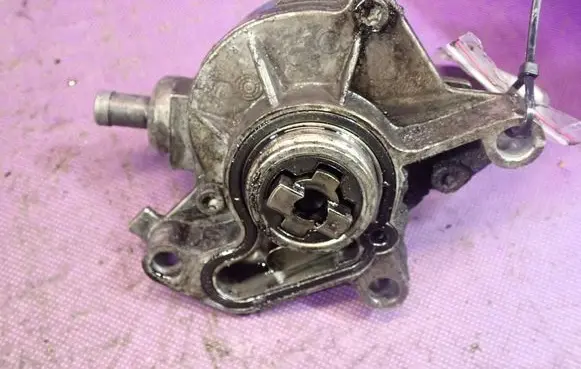 Seat Toledo II (1M) Vacuum pump 