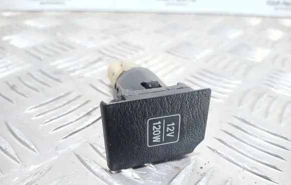 Toyota RAV 4 (XA20) 12 V Socket (rear) 